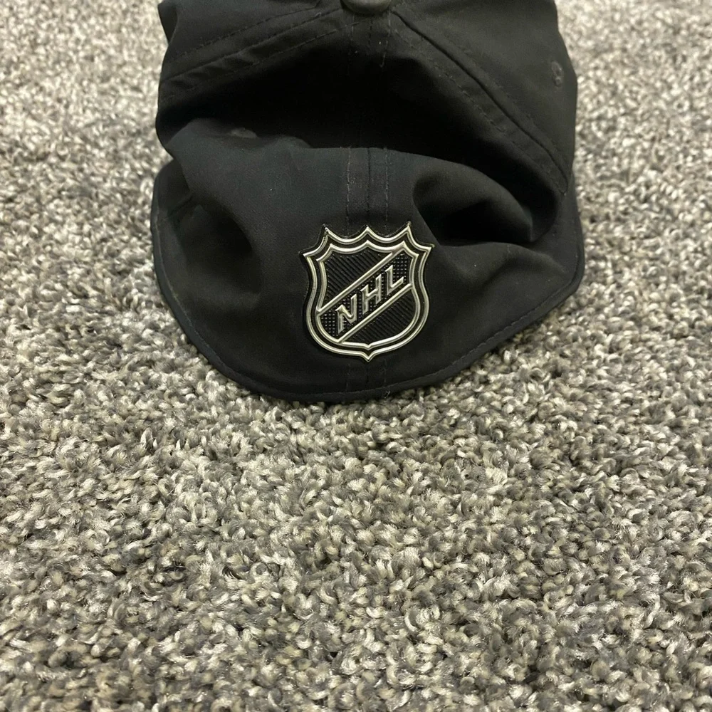 Fanatics Las Vegas Golden Knights Hat. Fanatics flex fit L/XL NHL logo